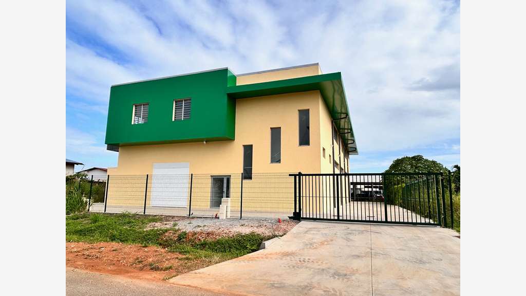 A louer bureaux de 63 à 168m² à Cayenne ZA Galmot