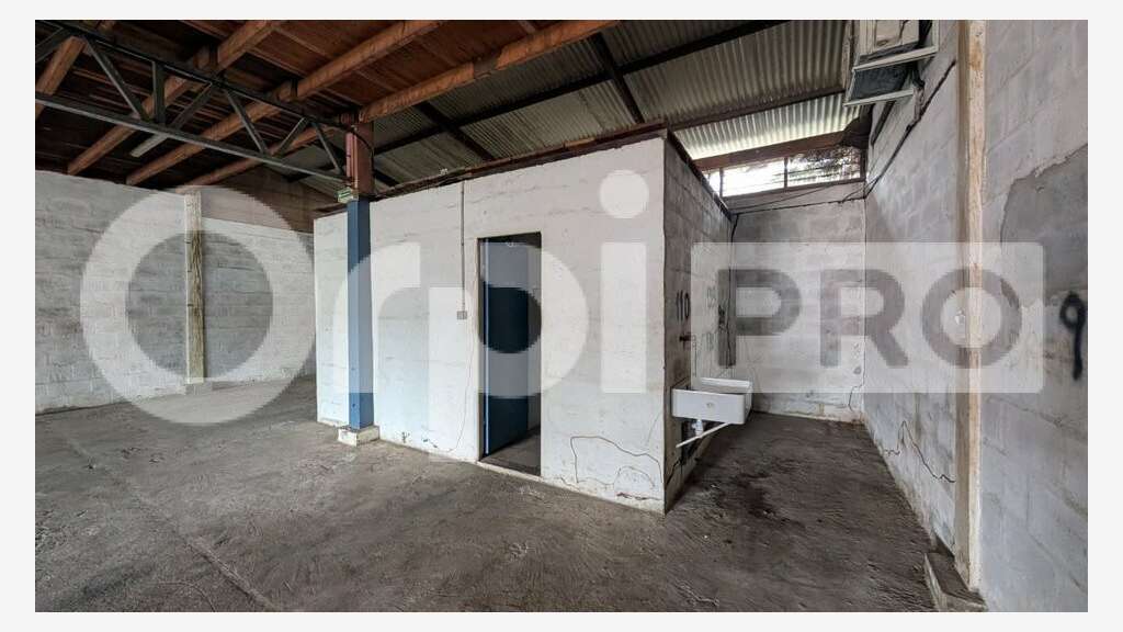 Dépôt 150m² Zone Industrielle Collery II à Cayenne