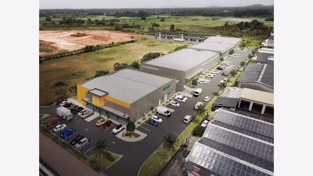 Loue cellule de 1800m² en Zone Collery à Cayenne