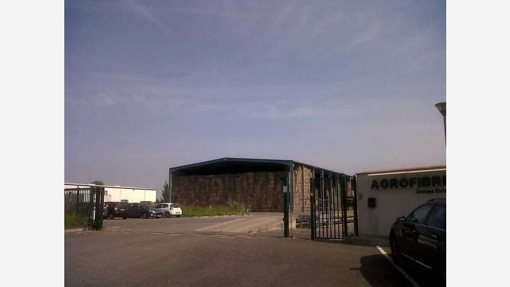 À louer local d'activités 10072m² à Cazères