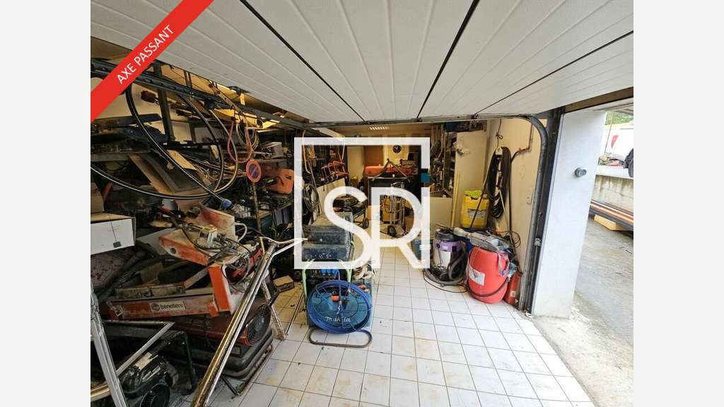 Petit dépôt 130m² à louer à Cébazat