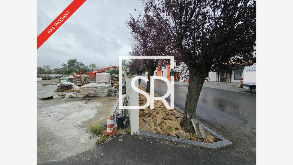 Petit dépôt 130m² à louer à Cébazat