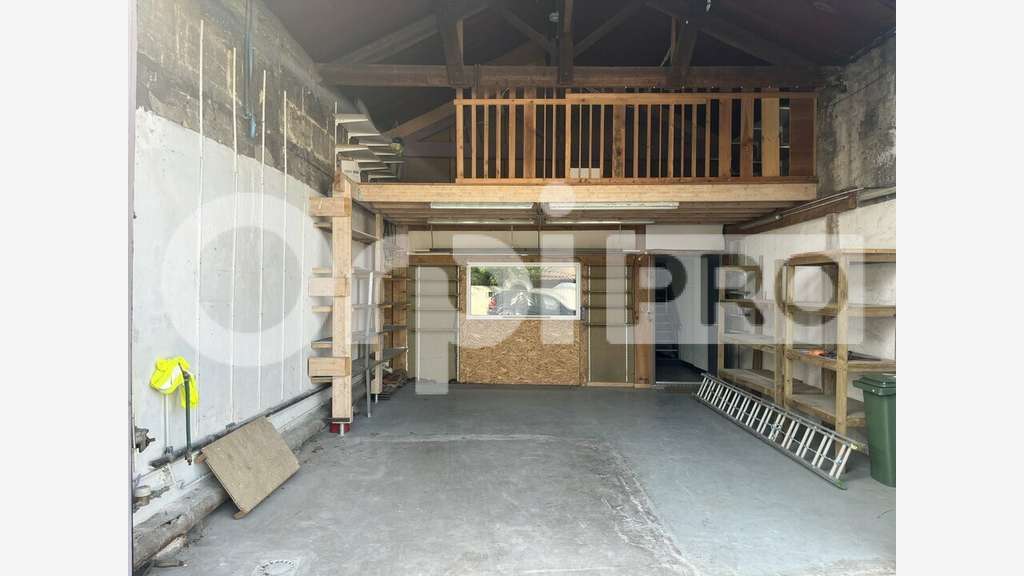 A louer local d'activité 123m² bon état à Cenon