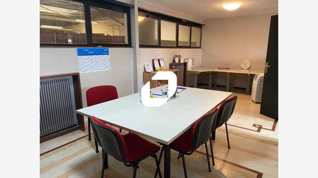 A louer Local d'activité 1100m² Cergy