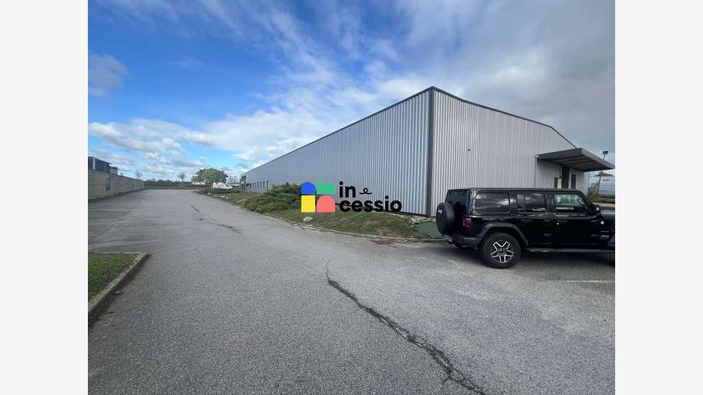 A louer 1 395m² idéal activité production Alençon
