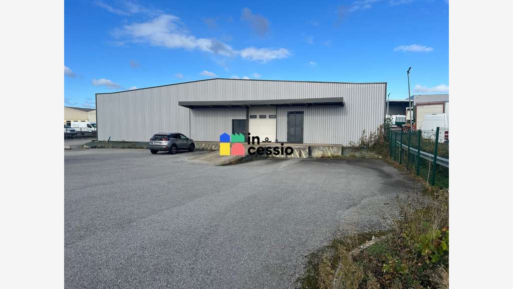 A louer 1 395m² idéal activité production Alençon