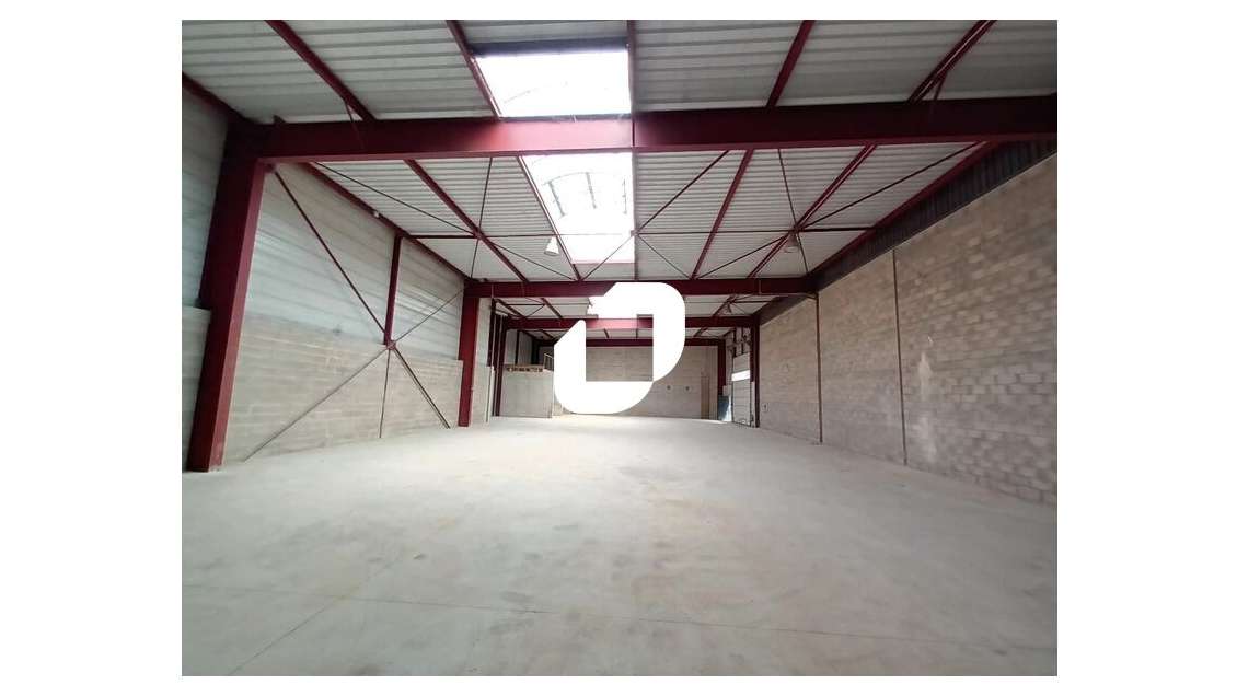 A louer Local d'activité 688m² Cesson