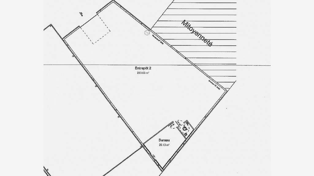 A louer local de 330m² à Cesson Sévigné Ecopole