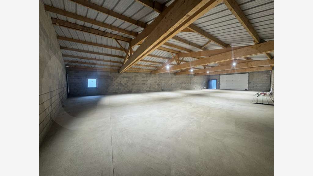 A louer local de 330m² à Cesson Sévigné Ecopole