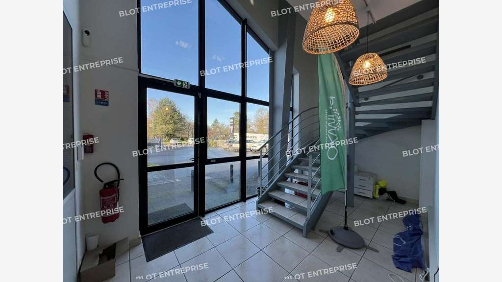 A louer locaux d'activités 450m² à Rennes ZI Sud