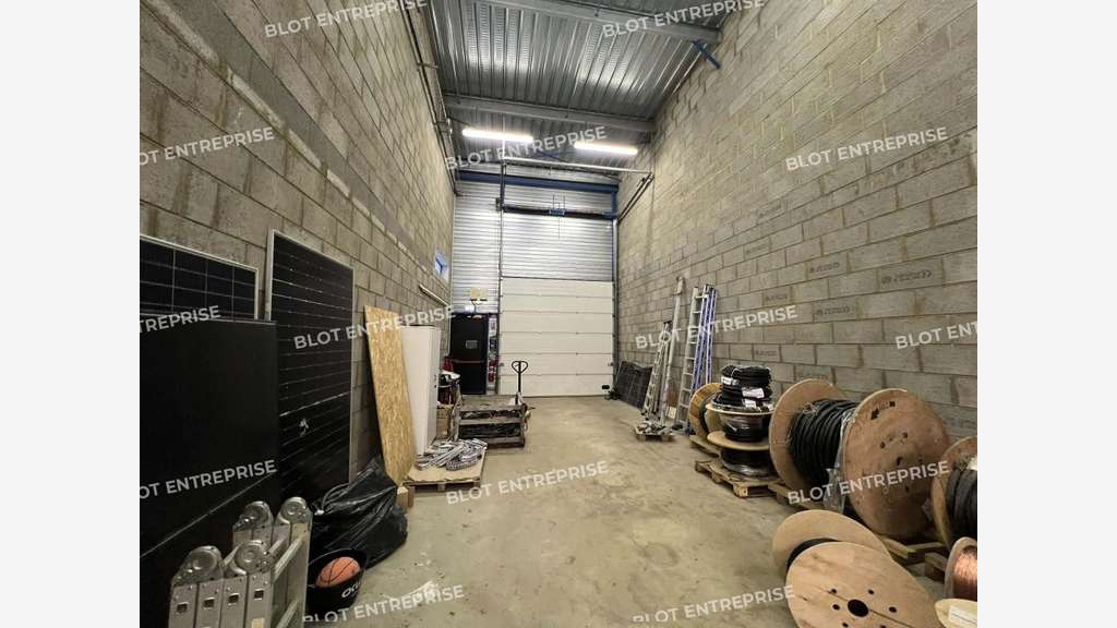 A louer locaux d'activités 450m² à Rennes ZI Sud