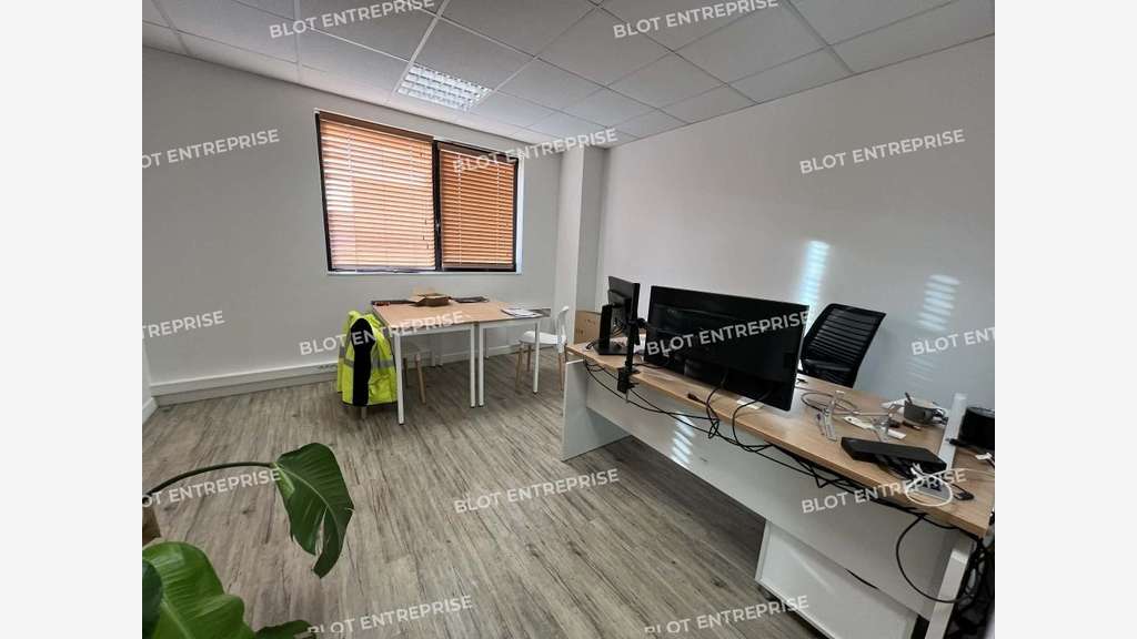 A louer locaux d'activités 450m² à Rennes ZI Sud