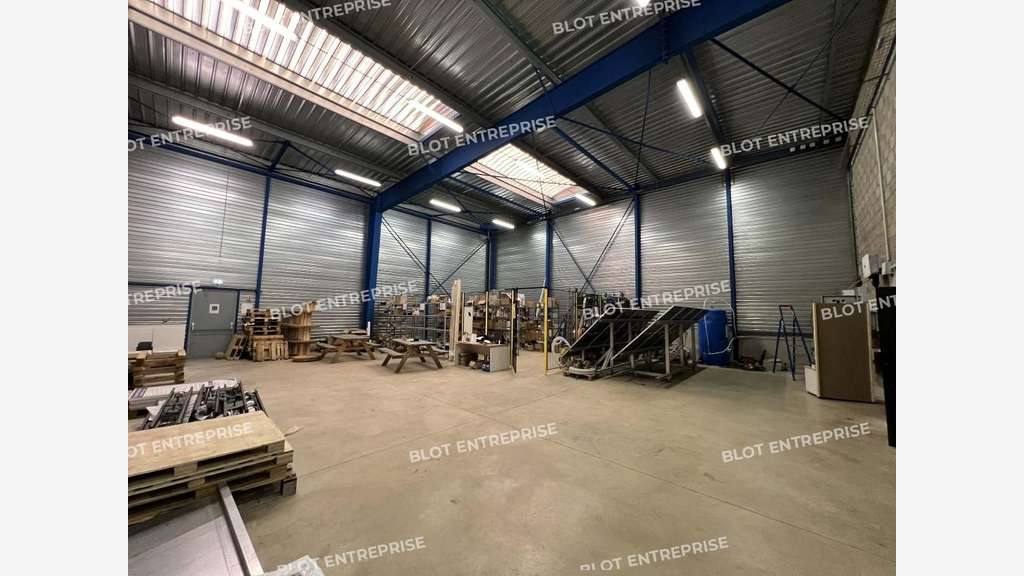 A louer locaux d'activités 450m² à Rennes ZI Sud