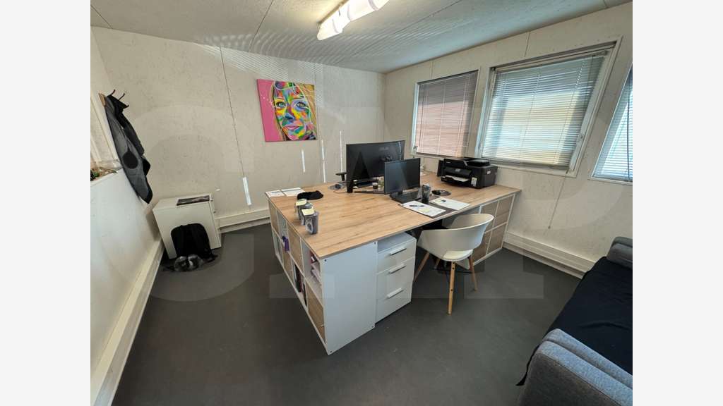 Local d’activité 180m² à louer ZI Sud-Est à Cesson