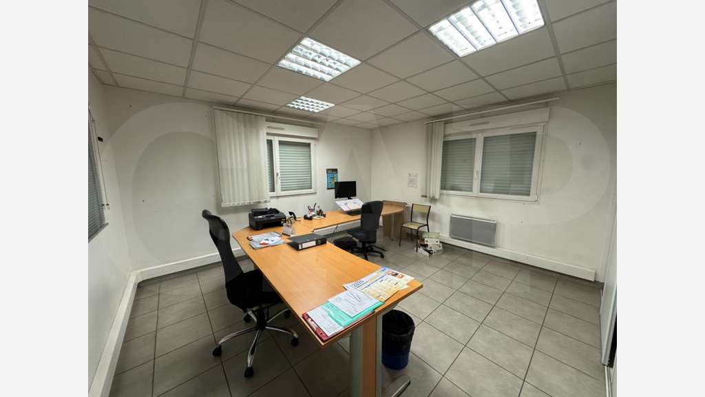 A louer local d'activité de 511m² à Cesson Sevigne