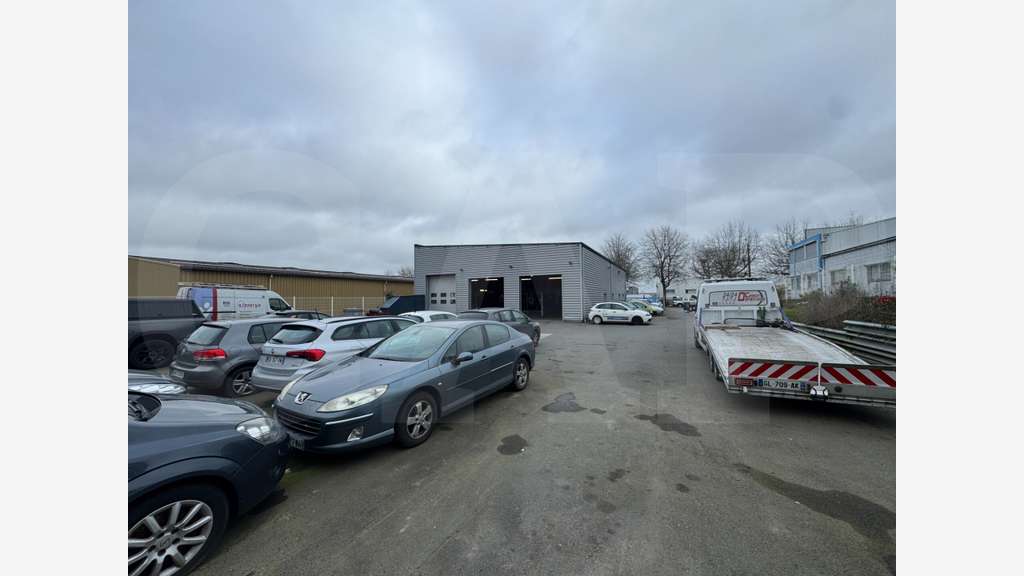 A louer local d'activité de 511m² à Cesson Sevigne