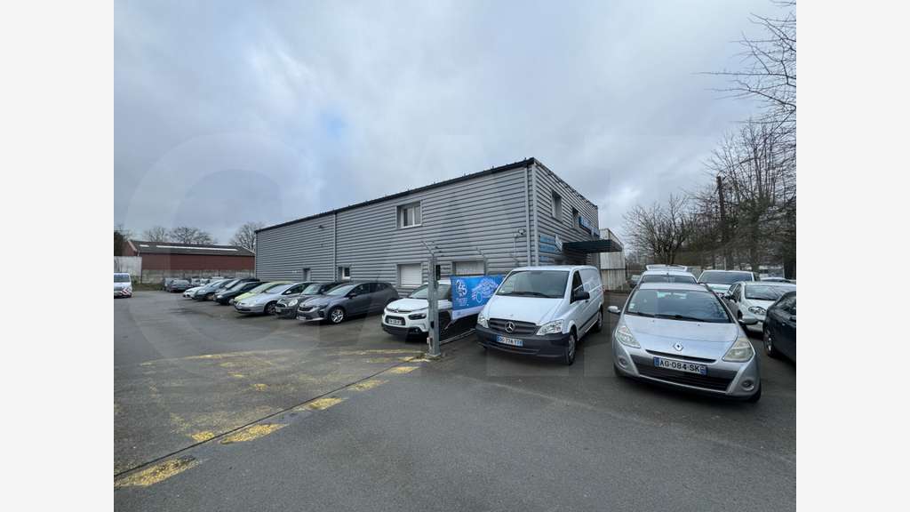 A louer local d'activité de 511m² à Cesson Sevigne