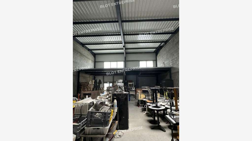 A louer local d'activités 343m² à Cesson-Sevigné