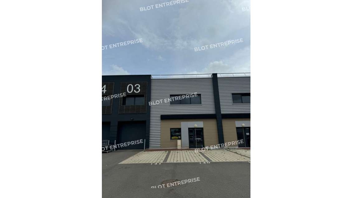 A louer local d'activités 343m² à Cesson-Sevigné