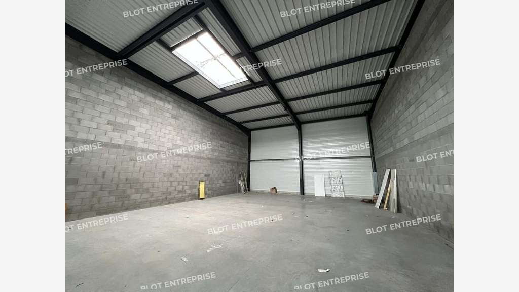 A louer local d'activités 343m² à Cesson-Sevigné