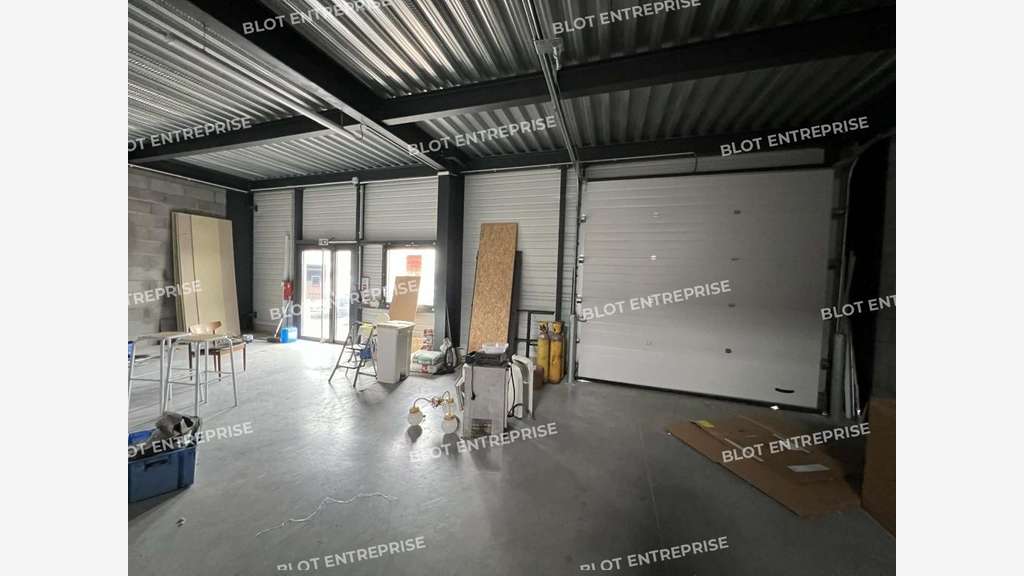 A louer local d'activités 343m² à Cesson-Sevigné