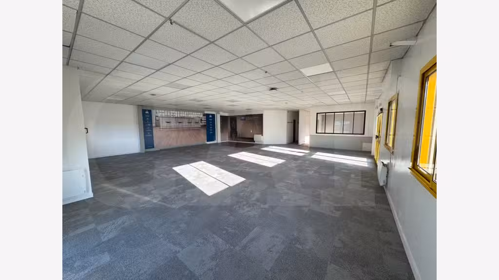 A louer local d'activité 494m² Écopôle Sud-Est   