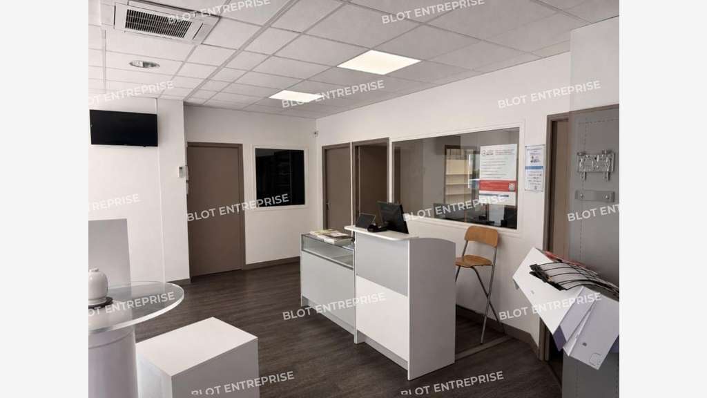 A LOUER - LOCAL D'ACTIVITES - CESSON-SEVIGNE -