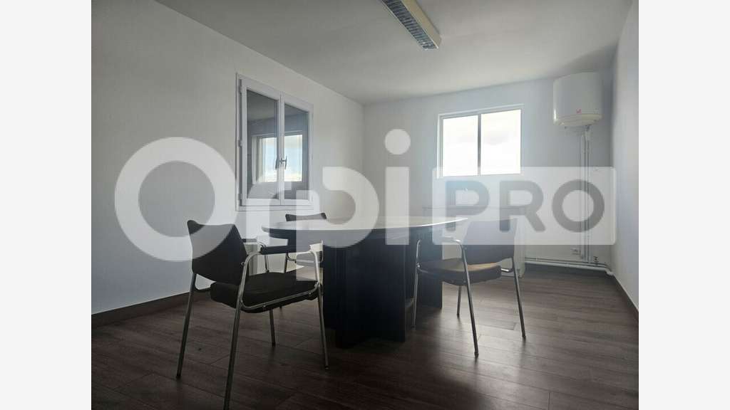 Local d'activité de 336m² à louer en ZA de Cestas