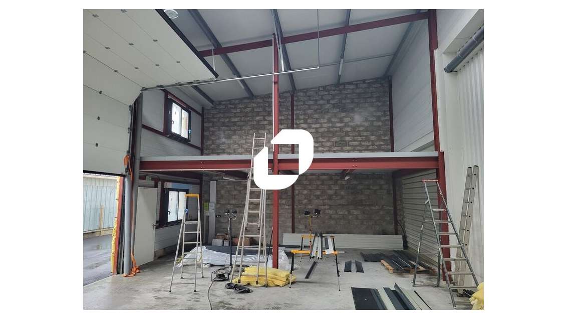 A louer Local d'activité 155m² Cestas