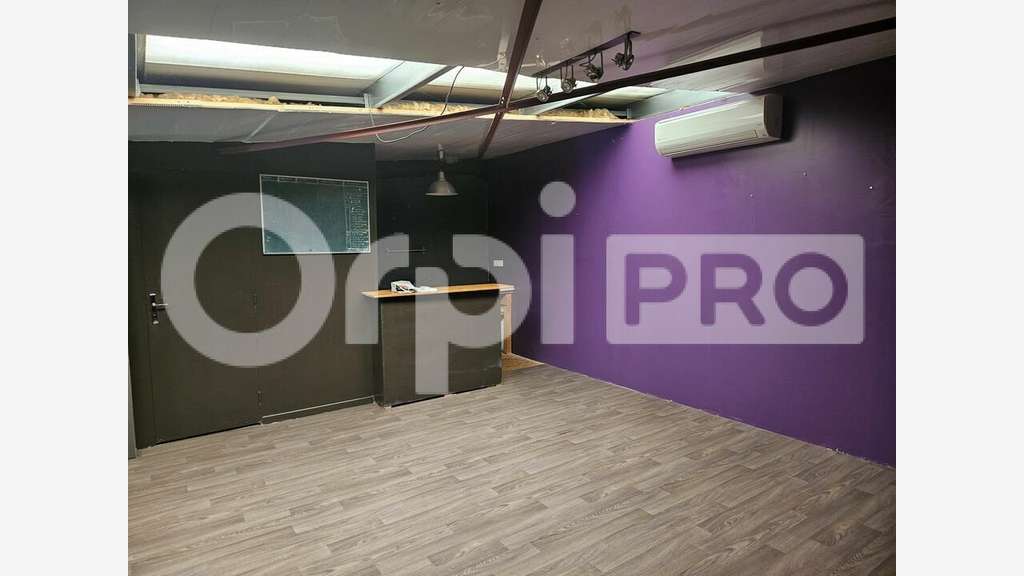 Local d'activité aux normes 137m² à louer à Cestas