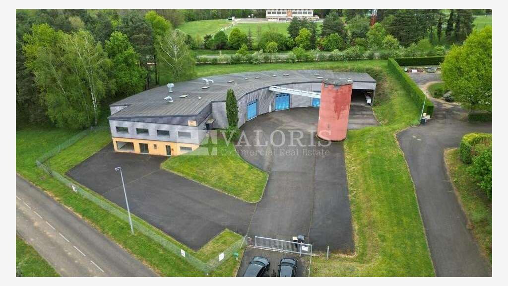 Bâtiment industriel 1700m² à louer à Ceyzériat