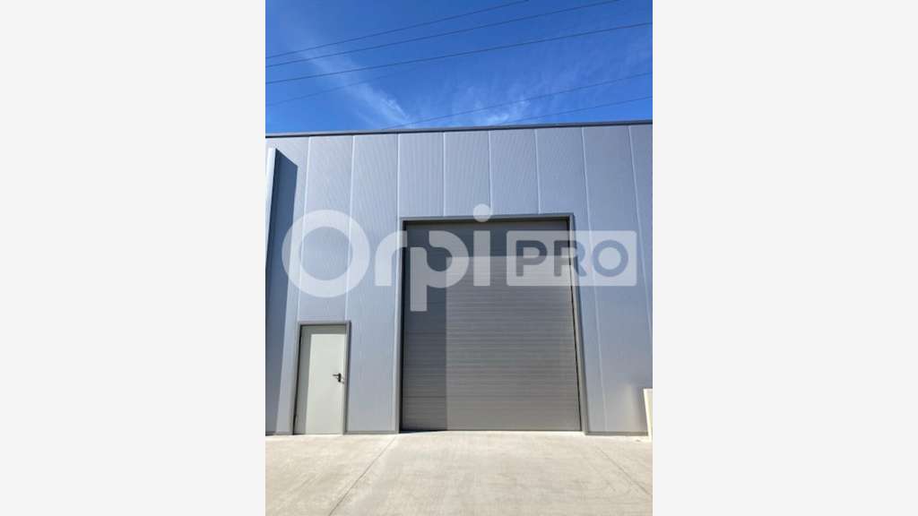 A louer entrepôt neuf 123m² à Chaingy ZAC