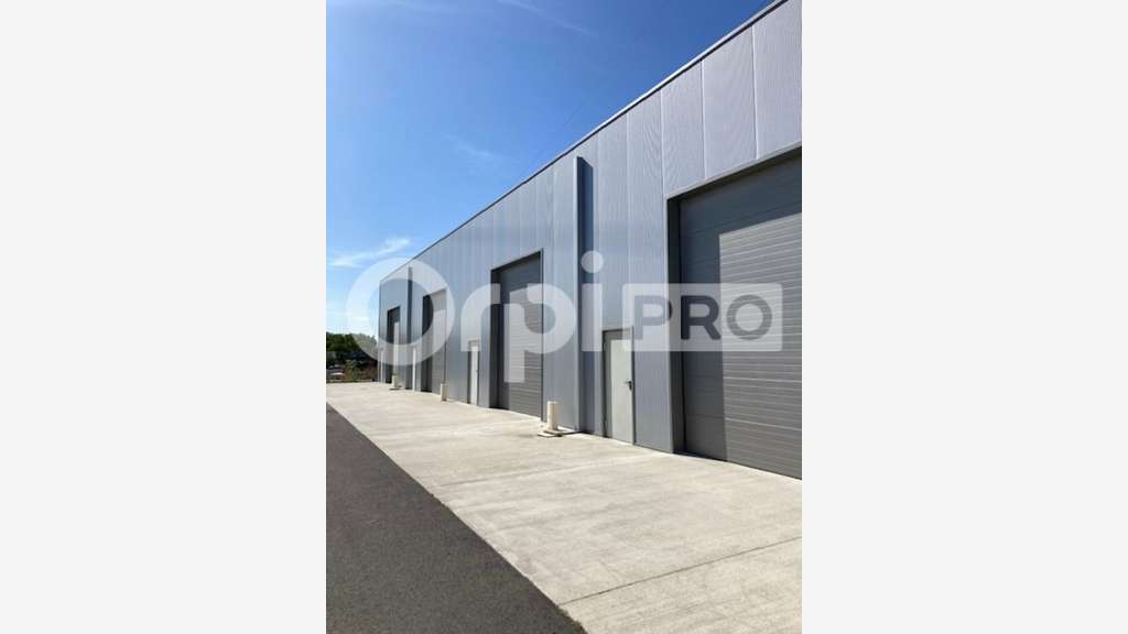 A louer entrepôt neuf 123m² à Chaingy ZAC