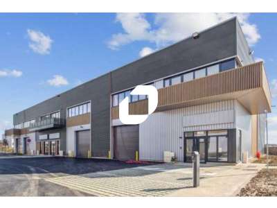 Location Locaux d'activités - Entrepôts à Chalifert