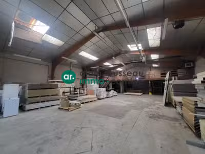 A LOUER LOCAL D ACTIVITE 286M² + 67M² DE MEZZANINE