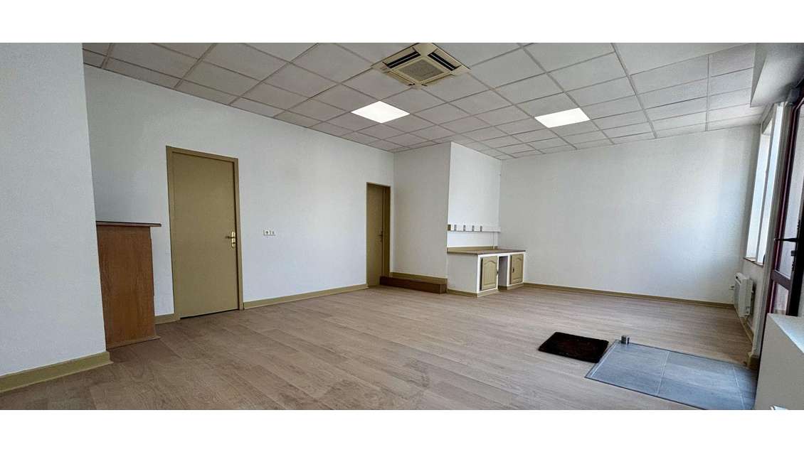 Location local d'activités rénové 51m² à Châlons