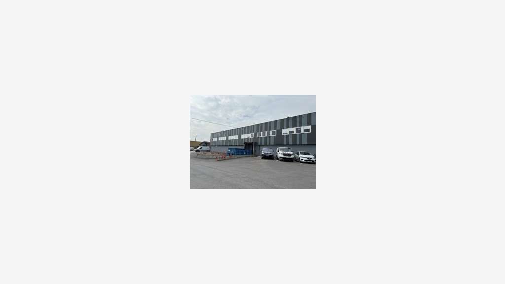 À louer – Entrepôt de 2 579 m² à Châlo