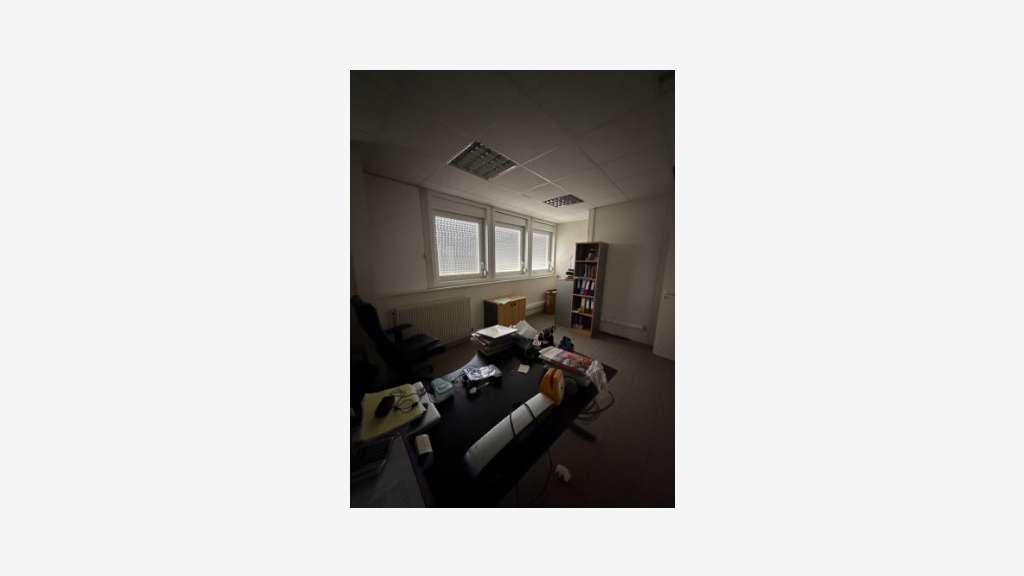 À louer – Entrepôt de 2 579 m² à Châlo