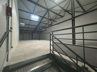 A louer local 1070m² neuf à Chambéry ZI de Bissy