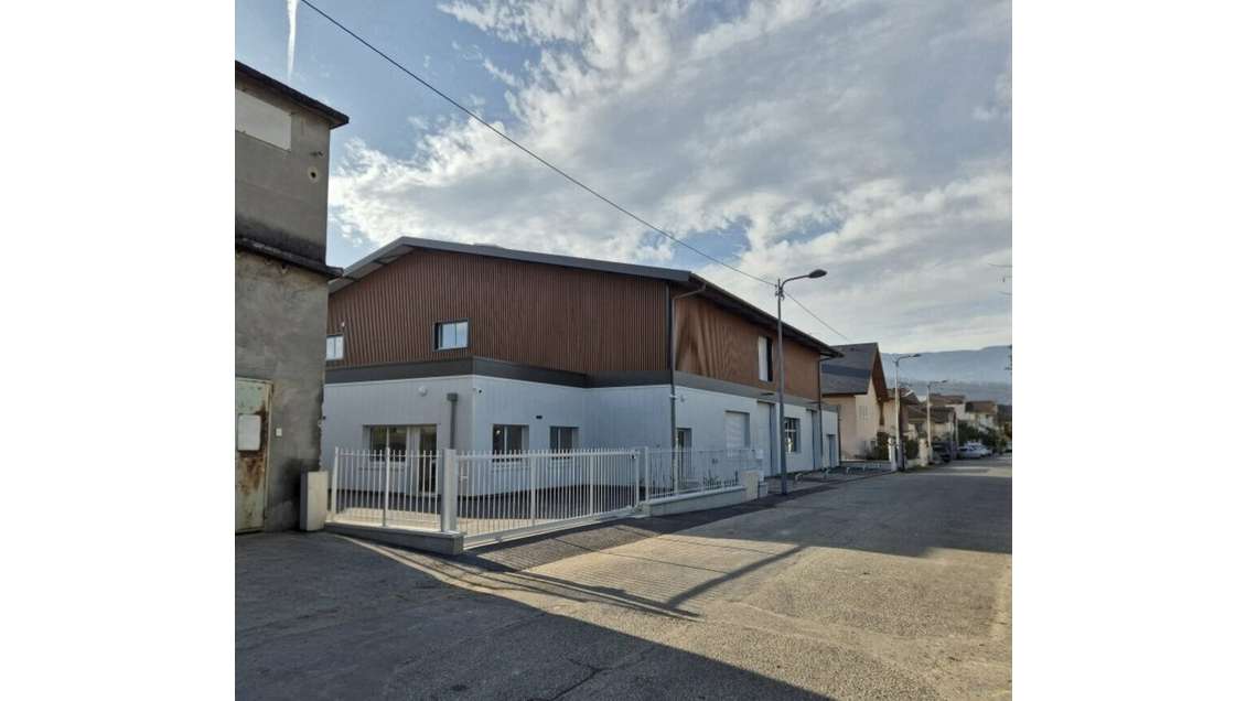 Local professionnel à louer ZA de Bissy à Chambéry