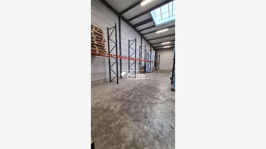 A louer entrepôt 295m² à Chambly rue Becquerel