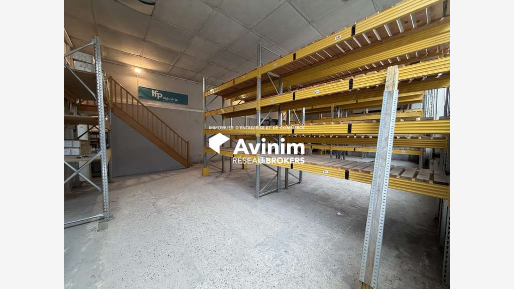 A louer local de stockage 320m² à Chambly