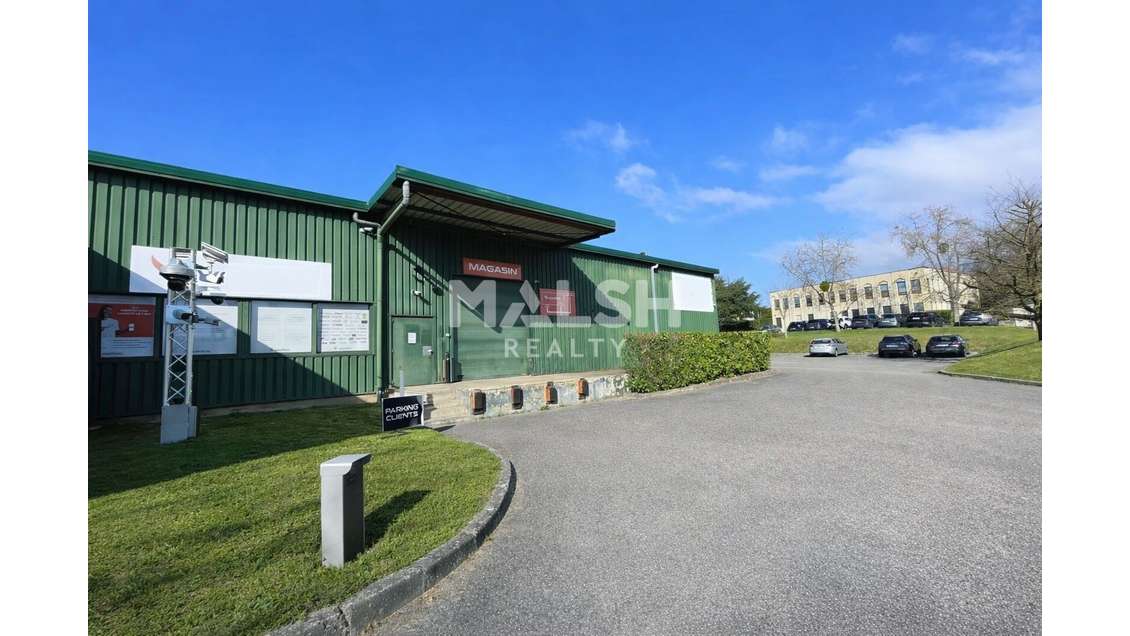 Bâtiment d'activités ZI du Tronchon à Champagne