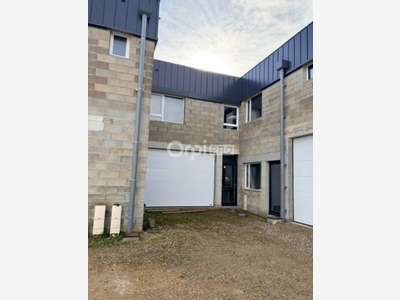 Local d'activité de 304m² à louer à Champfleury