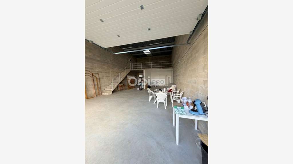Local d'activité neuf 133m² à louer à Champfleury