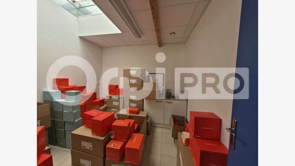 A louer bureaux de 146m² à Champfleury A4