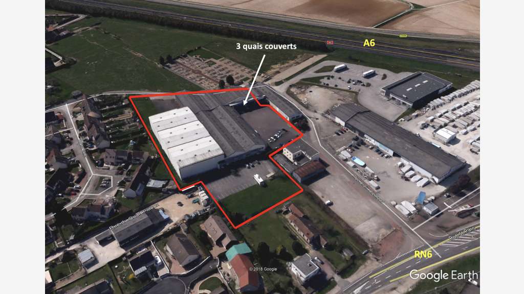 Entrepôt d'une surface de 6 000 m² à vendre ou à l