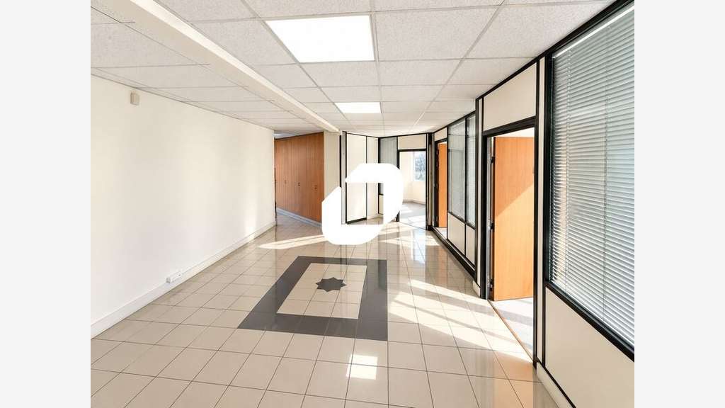 A louer Local d'activité 805m² Champigny sur marne