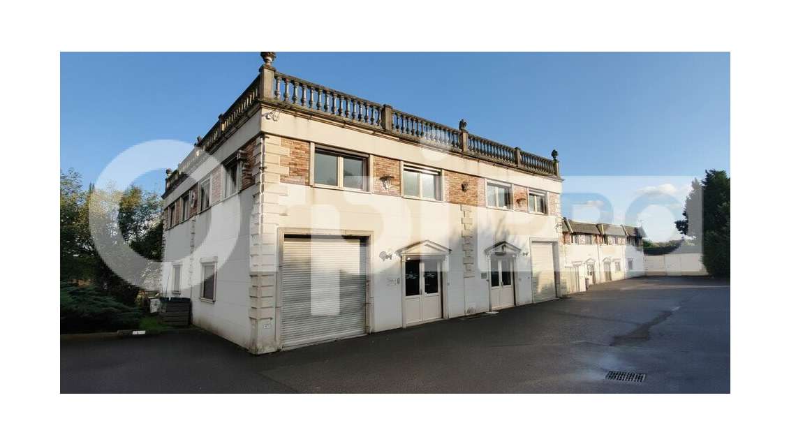 A louer local d'activités 220m² à Champlan