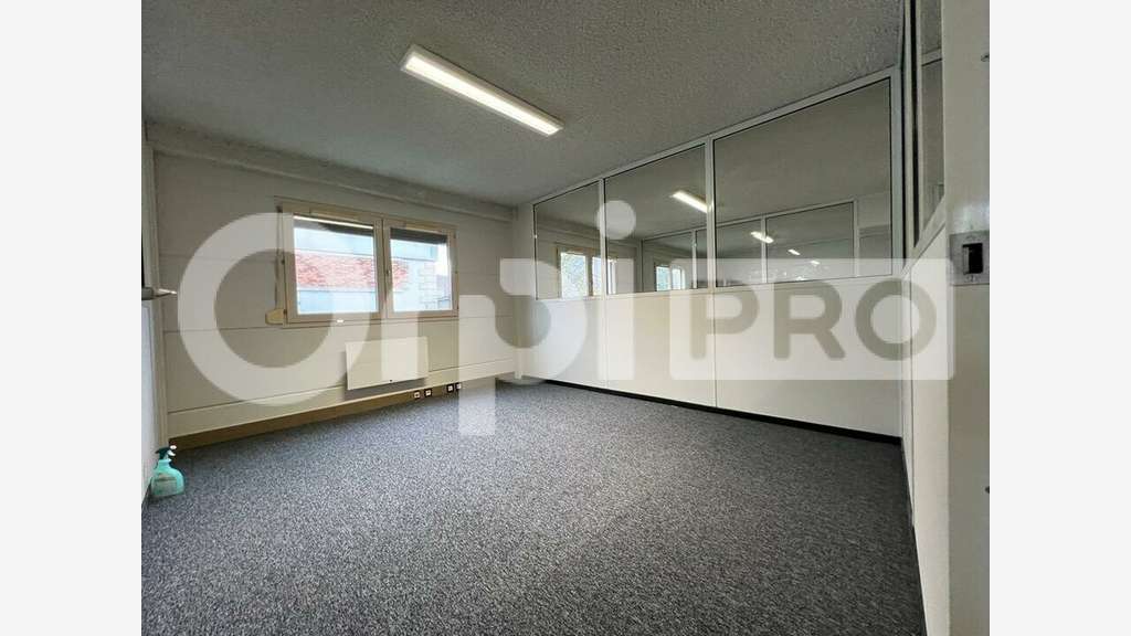 A louer local d'activités 220m² à Champlan